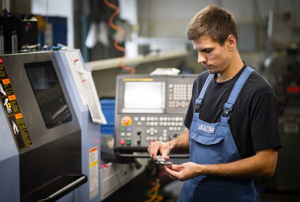 CNC turning operator